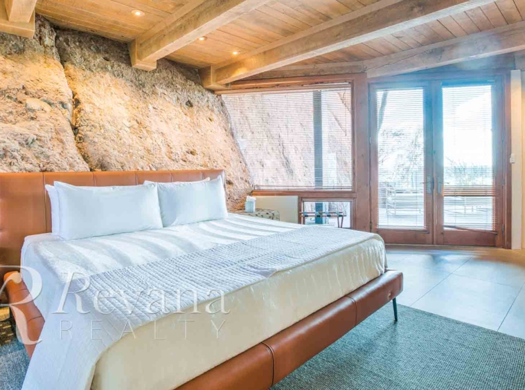 luxury vacation rental bedroom